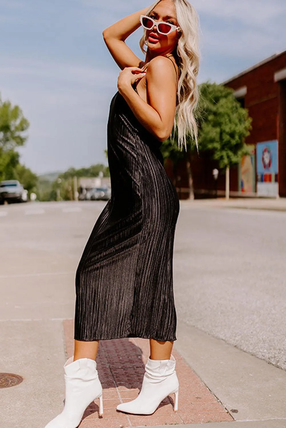 Spaghetti Strap Backless Pleated Midi Dress