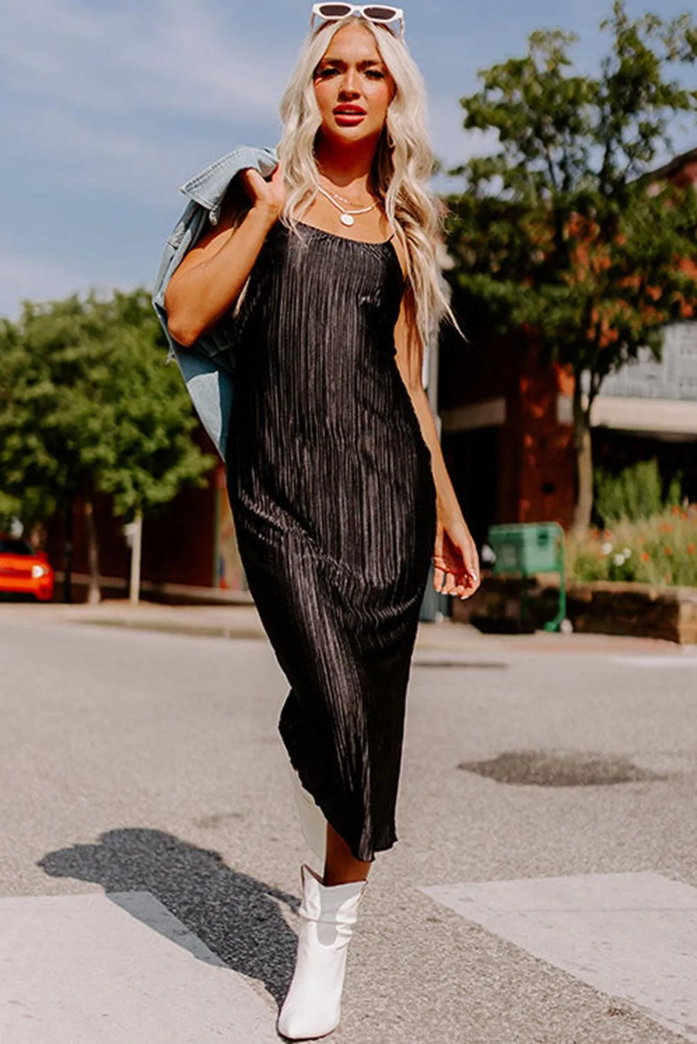Spaghetti Strap Backless Pleated Midi Dress