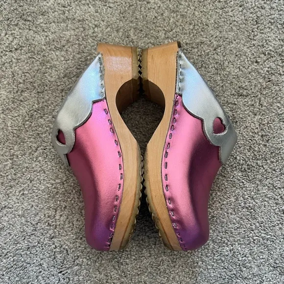 Sven Swedish Clogs Size 32 Metallic Pink Silver Leather Heart Cut-Out Wood Sole