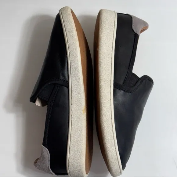 UGG Black CAS Slip-On Trainer Leather Upper with Suede Paneling EVA Cushioning 8
