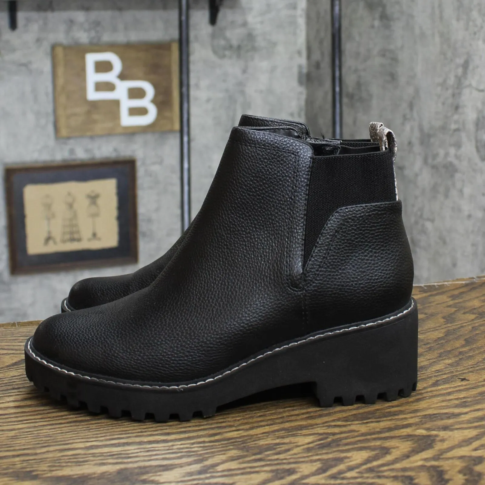 Universal Thread Womens Faux Leather Ankle Side Zip Boots Black 9.5M