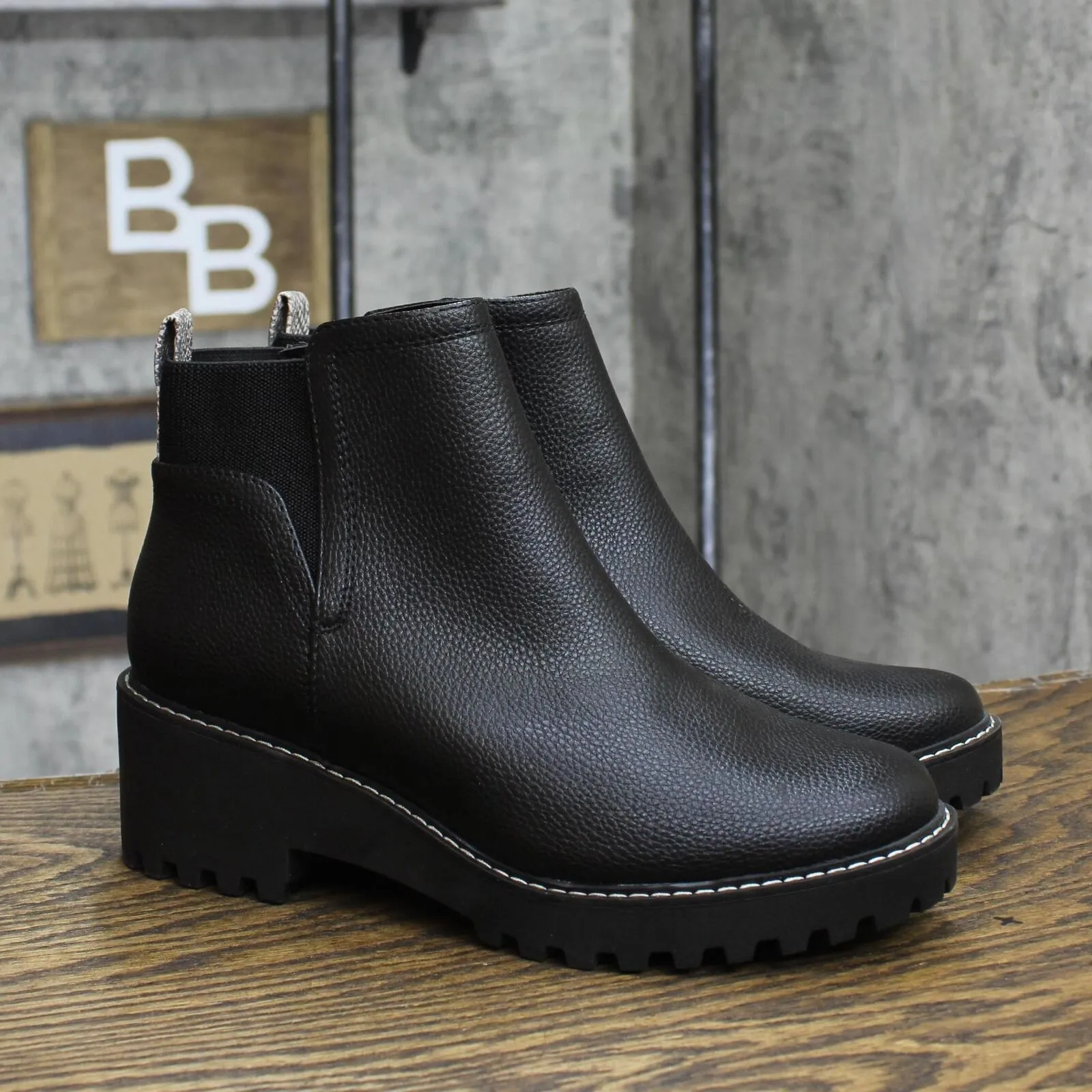 Universal Thread Womens Faux Leather Ankle Side Zip Boots Black 9.5M