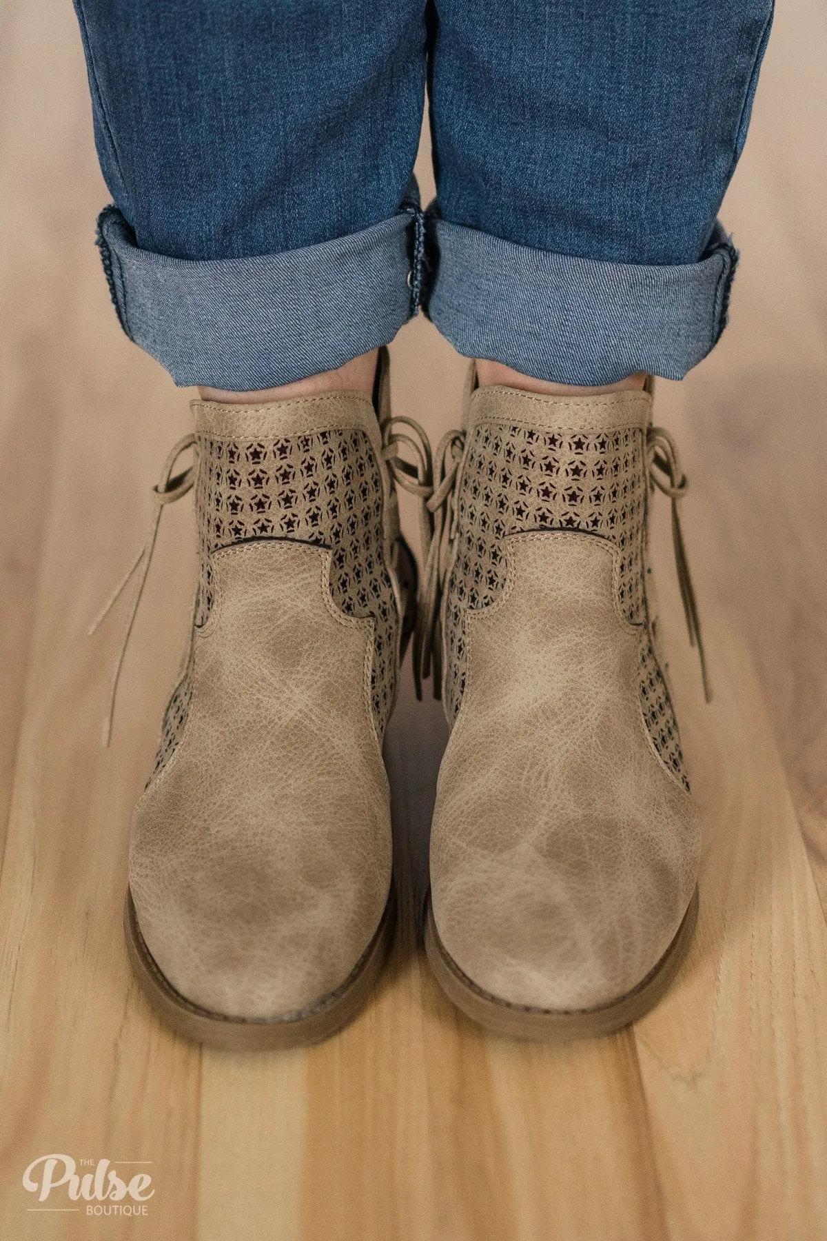 Very G Mata Ankle Boots- Cream
