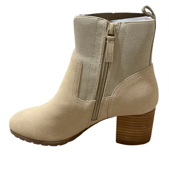 Violet &amp; Red Tan Ankle Boots with Loaded Knit Cuff and Rounded Toe, NWOB -Size 6