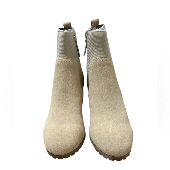 Violet &amp; Red Tan Ankle Boots with Loaded Knit Cuff and Rounded Toe, NWOB -Size 6